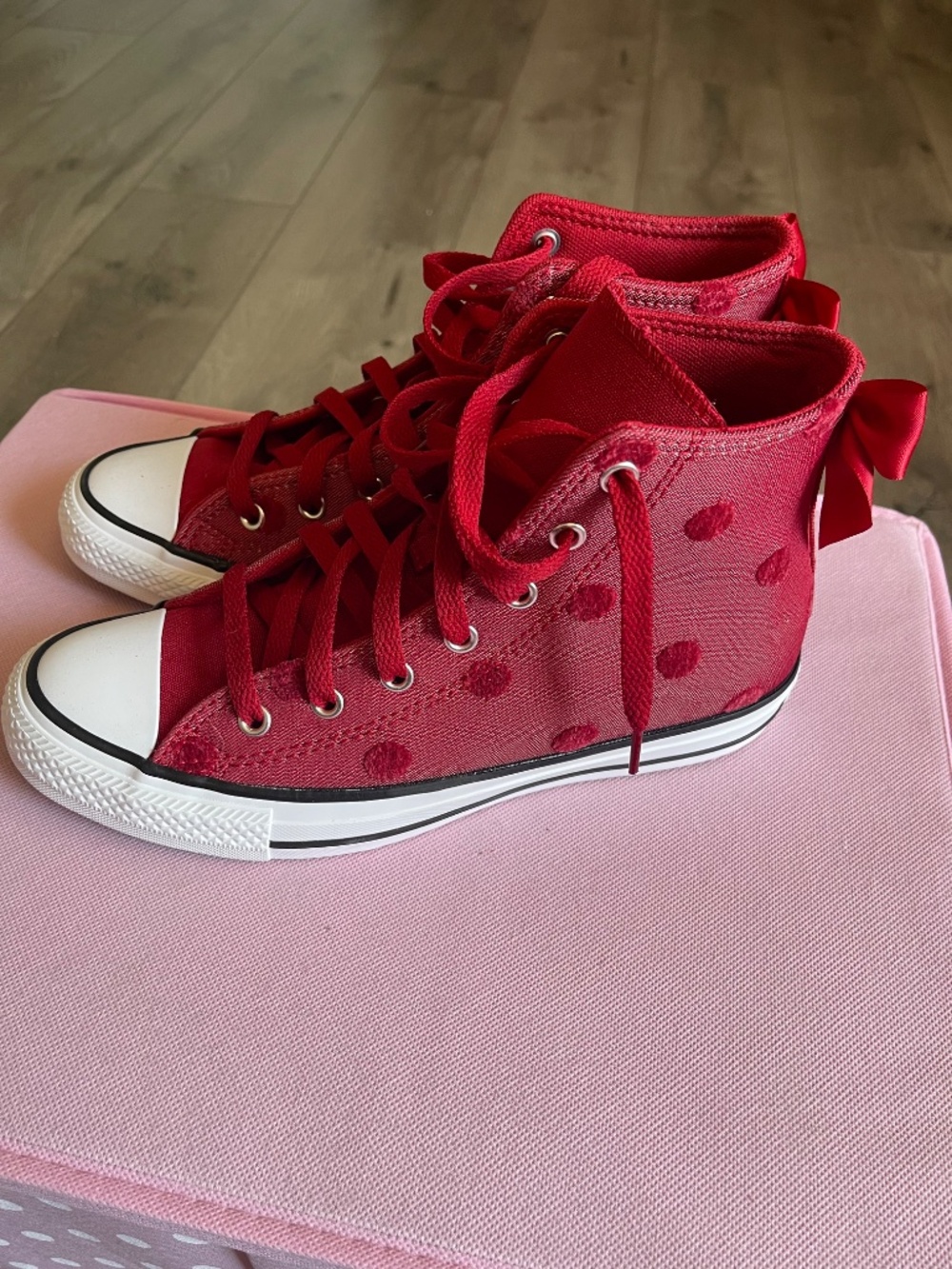 Cranberry Red Converse High tops with polka dots & bows - Picture 4 of 7